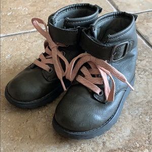 Carter’s toddler size 7 olive boots
